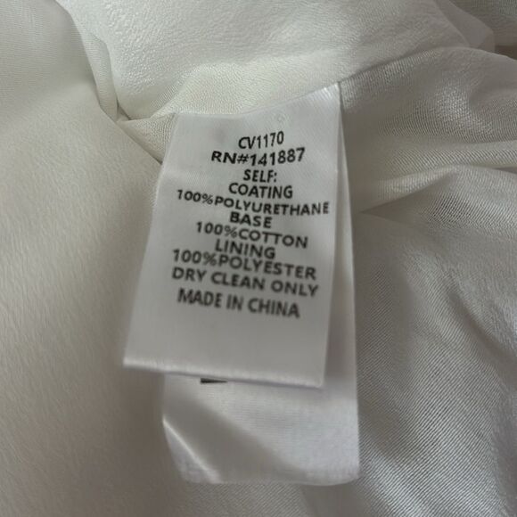 Luminary Fine Collection ALPINE FAUX LEATHER
IVORY PUFFER VEST in Ivory Size L - Picture 4 of 9